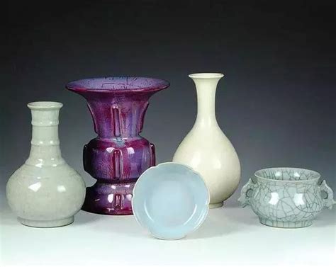 瓷器花瓶的形状与名称,各种瓷瓶的名称及图片,优雅的花瓶名字(第10页)_大山谷图库