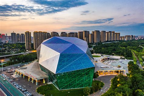 初见沈阳：东北唯一的新一线城市，“大钻石”般的建筑太惊艳_盛京
