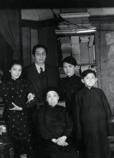 1984年褚绍唐与女儿褚君玉、侄儿褚新洛在北京
