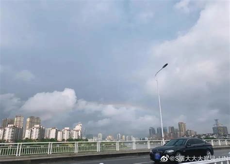广东遭暴雨袭击街道变河-中国气象局政府门户网站