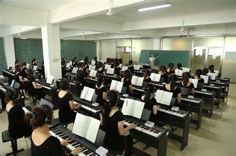 电钢琴教室简介-音乐舞蹈学院