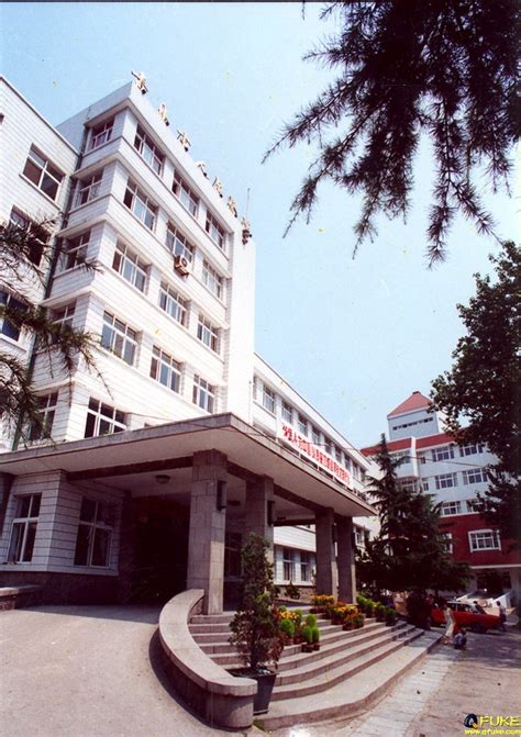 河南省医院太黑了！仅2个医院每天对近5000名病人乱收费10万元！