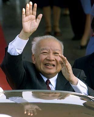 1993年9月24日柬埔寨恢复君主制 - 历史上的今天