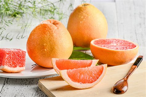 吃红柚子有什么好处 红柚子的功效与作用_彩牛养生