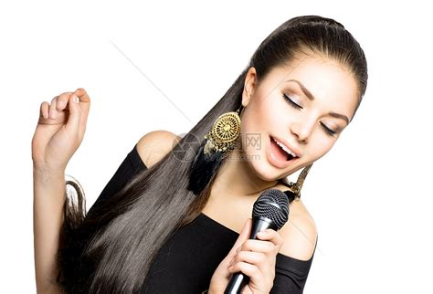 唱女歌手 有麦克风的美女快乐魅力卡拉ok嗓音娱乐青少年女孩乐队天赋展示高清图片下载-正版图片322127361-摄图网