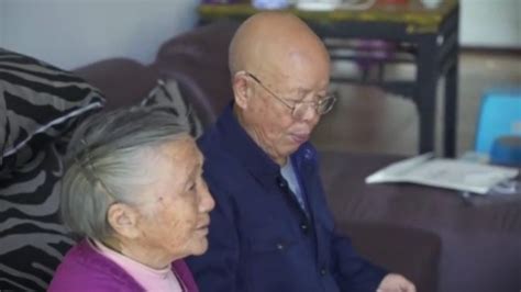 幸福是什么样子的？农村老夫妻恩爱67年，生活甜如蜜_凤凰网视频_凤凰网