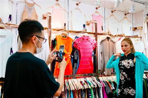 温州：专业服装批发市场转型“网红”之城
