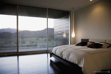 现代卧室落地窗窗台效果图 – 设计本装修效果图