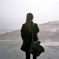 温柔头像看海女生