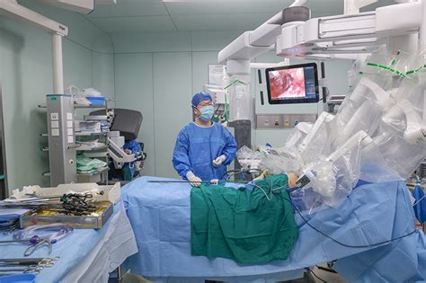 甲状腺外科成功实施达芬奇机器人甲状腺手术 - 重要新闻 - 滨州医学院附属医院