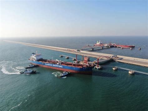 大连港长兴岛油品码头首次完成船对船过驳作业-大连长兴岛经济技术开发区
