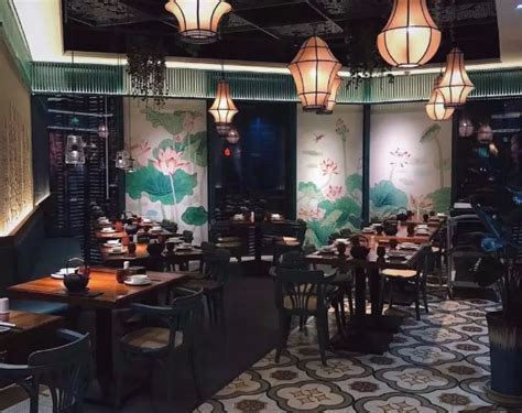 “龙井船宴”主题的绿茶餐厅
