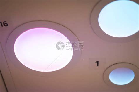 3种不同服装品牌的商铺照明设计分析—广州市宜琳照明电器有限公司