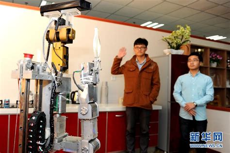[科技日报]中科大智能机器人“可佳”首秀家政服务[图]-中国科大新闻网