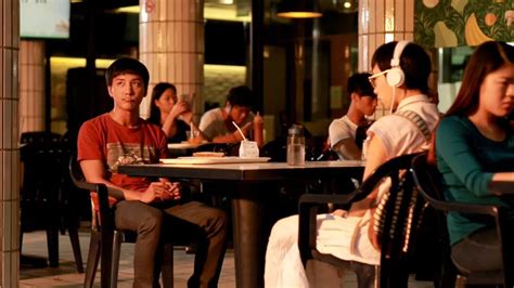 再忆星爷电影，阿龙来到香港开启他的桌球人生_腾讯视频