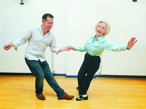 退休阿姨跳芭蕾，平均年龄近60岁，多次登上国家级大舞台_北京日报网