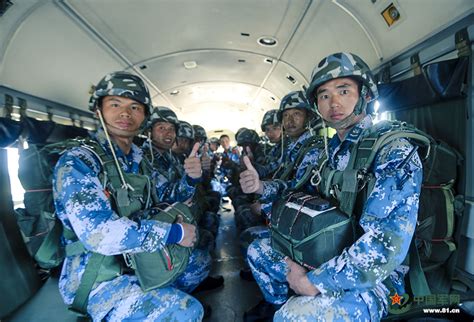 海军多兵力协同实际使用武器红蓝对抗演练掠影_频道_凤凰网