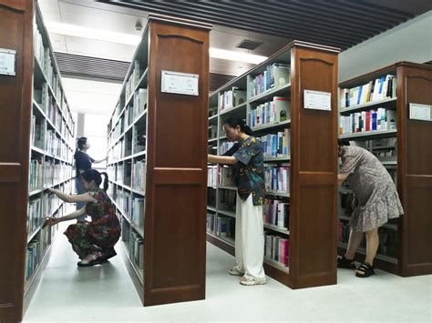 读创--【原创】深大丽湖校区中央图书馆启用，藏书量可达300万册