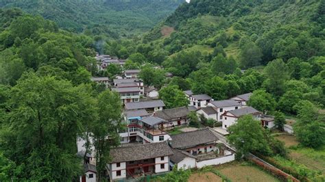 甘肃康县：依托绿水青山 发展生态旅游-人民图片网