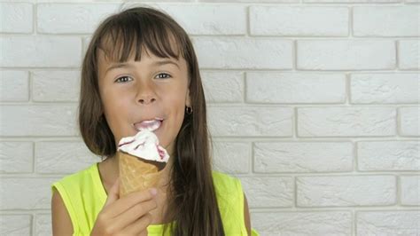 冰淇淋粘土视频教程 冰淇淋粘土步骤图 冰淇淋粘土_八宝视频网