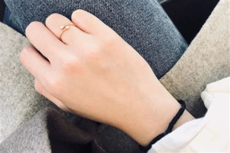 戒指戴小指什么意思 男女小指戴戒指含义 - 中国婚博会官网