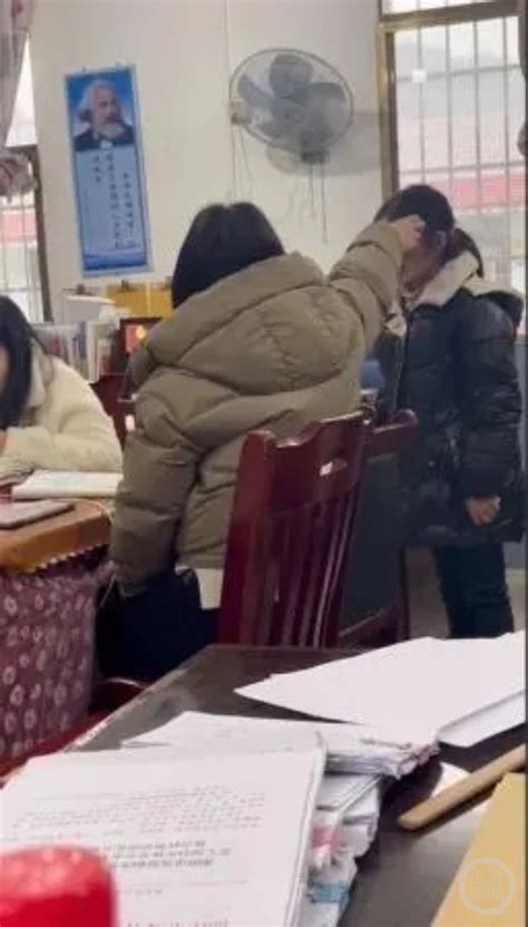 湖南湘潭一老师打脸辱骂学生，拍视频的老师反被威胁？教育局回应_凤凰网