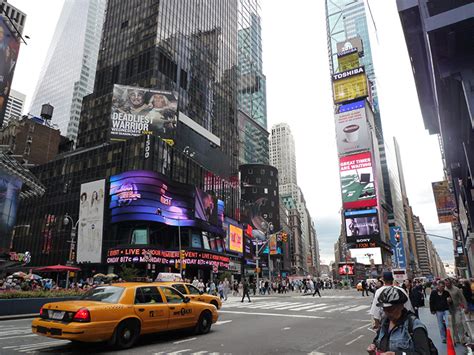 铝基板厂家为您揭秘：纽约时代广场的LED显示屏到底有多贵？