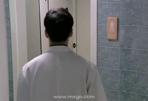 大写的尴尬！广东某大学女厕突现男用小便池，好怕走错厕所......