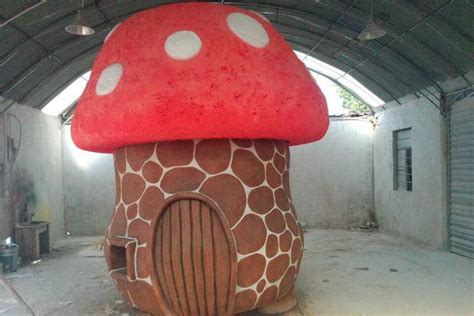 赣州郊野田园装饰玻璃钢蘑菇屋雕塑定制价格_中科商务网