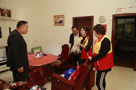 咸宁市生态环境局开展五四青年志愿者进社区活动-湖北省生态环境厅