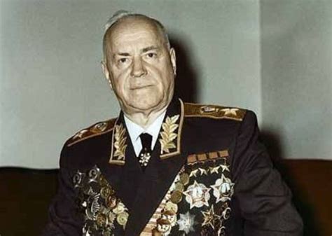 二战时的名将朱可夫，明明打过很多次败仗，为何却被称为常胜将军_苏联