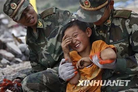 汶川地震中的3岁男孩，被救时还向解放军敬礼，如今裸分637考北大_【快资讯】