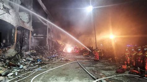 哈尔滨化工厂爆炸300平方米仓库被毁(图)_新闻中心_新浪网