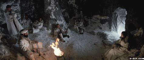 山洞烤火取暖动态图片-动态图片基地