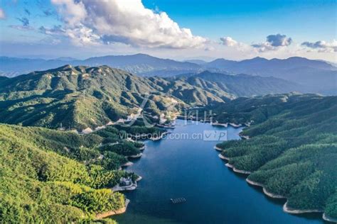 湖南蓝山：绿水青山如画卷-人民图片网