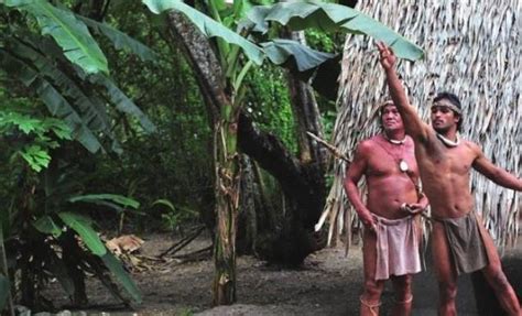 世界上最“开放”的原始部落，当地女人一辈子不穿衣服，也不洗澡