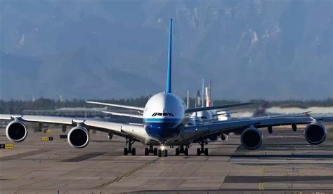 南航A380洛杉矶国际机场24R降落视频_新视网