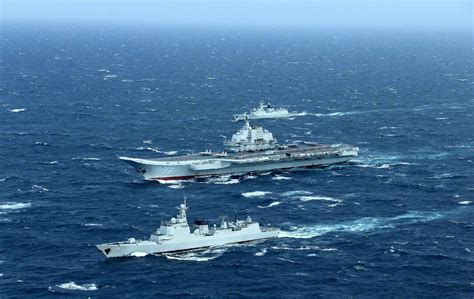 中国双航母舰队同时出海，海军发展迈出重要一步|航母|海军|舰队_新浪新闻