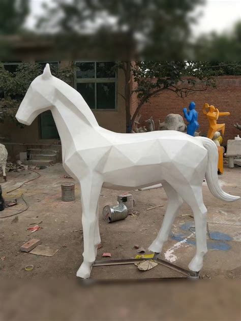 不锈钢镂空动物鹿雕塑 -宏通雕塑