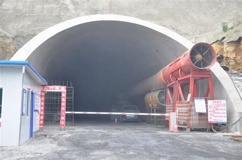 中国水利水电第四工程局有限公司 工程动态 山西阳泉项目隧道二衬全部浇筑完成