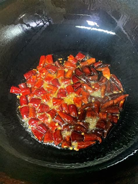 【炸辣椒油的做法步骤图，炸辣椒油怎么做好吃】-mo_mo-_下厨房