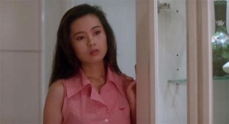 1993年，《蜜桃成熟时》和《爱的精灵》同日上映，李丽珍打李丽珍_高志