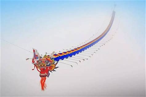 世界最长的风筝 长达2290米的中国巨龙（山东潍坊）_探秘志