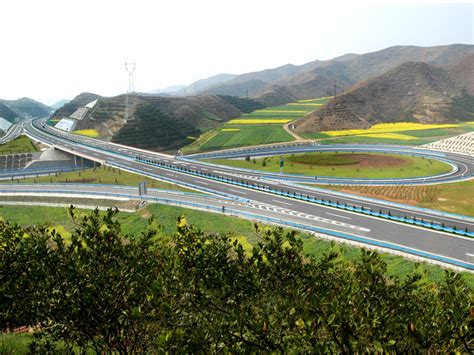汉十高速公路管理处齐心协力 打好撤站设备安装攻坚战 - 湖北省人民政府门户网站