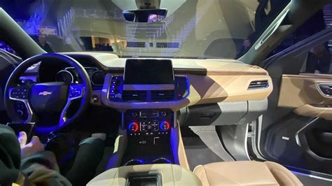 2021款雪佛兰萨博班加长美式全尺寸SUV_凤凰网汽车_凤凰网