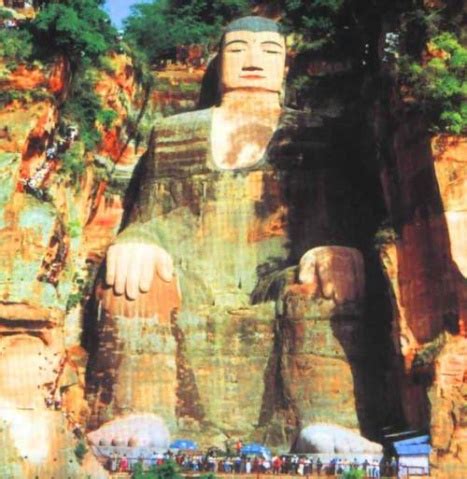 中国最神秘的三座岩石雕塑推荐：乐山大佛(图)_手机新浪网