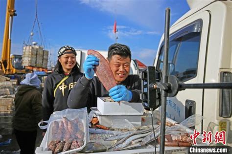一场直播卖掉上万斤梭子蟹，淘宝舟山开渔要让海鲜到餐桌零距离__财经头条