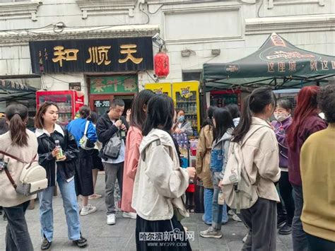 怀旧港风店铺这样设计，范围感满满_麦吉拉店铺设计-站酷ZCOOL