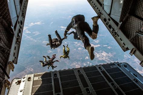 高空跳伞的人物图片(8张)_运动体育_PS家园网