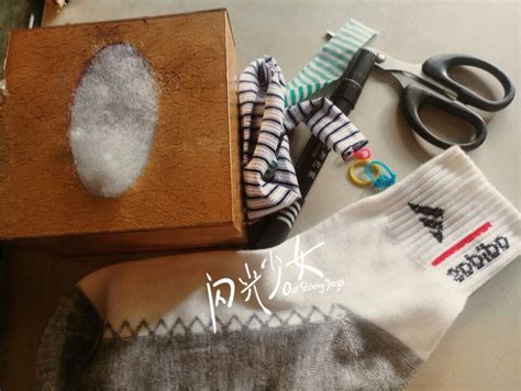 用袜子制作毛驴布偶的方法图解_爱折纸网